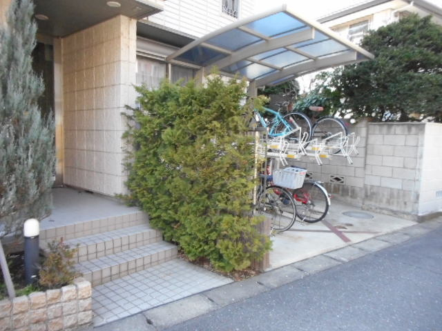 シティオ梶ヶ谷のその他共用部分|屋根付き駐輪場