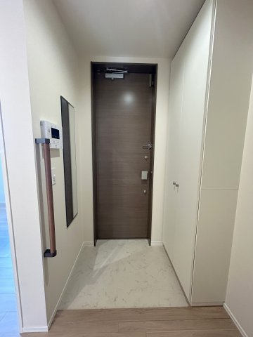 ソルサフィール井の頭の玄関