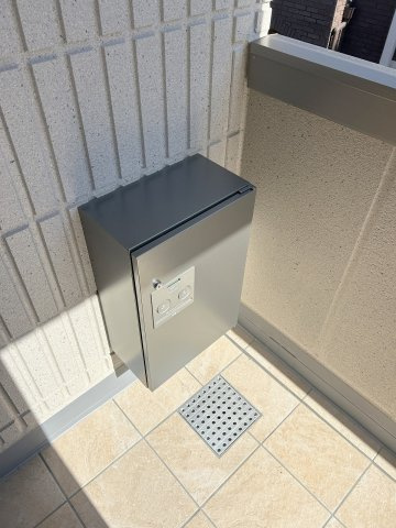 ソルサフィール井の頭の設備|専用の宅配ボックス