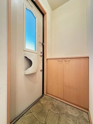 アウラ千里丘の玄関