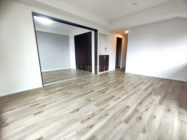 【居間・リビング】の画像