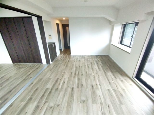 【居間・リビング】の画像