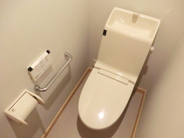 Swedish Maison元町のトイレ|☆温水洗浄便座付きです。☆