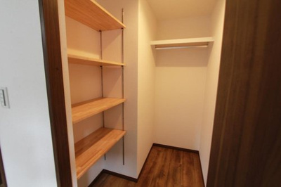 【収納】 | 藤沢市湘南台７丁目　中古戸建 | 小物を収納するのに便利です