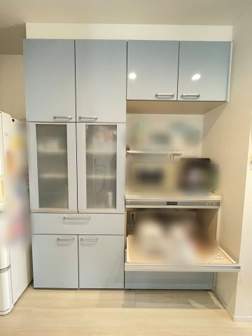 中古戸建　太田市新野町　タマホーム施工・太陽光パネル+蓄電池搭載のキッチン|備え付けのカップボードあり！買い足し不要が嬉しいポイント♪