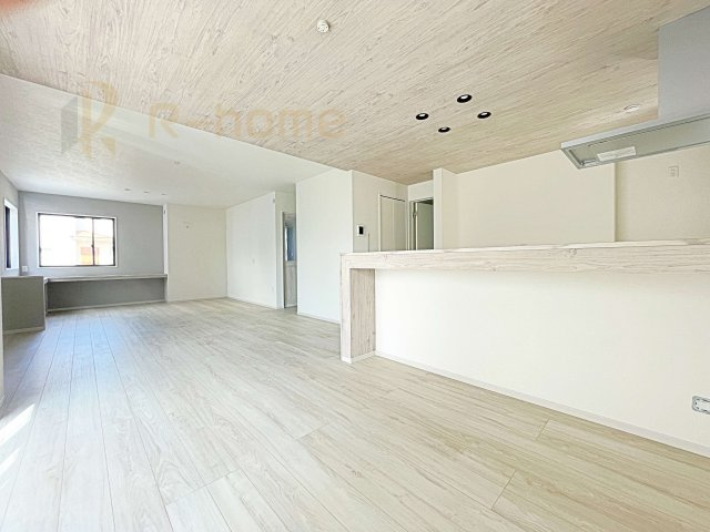 笠間市南友部1期　新築戸建て　1号棟の居間・リビング|広々としたLDK♪充分な広さがあり、ご家族でインテリアのレイアウトを考えるのも楽しみですね！