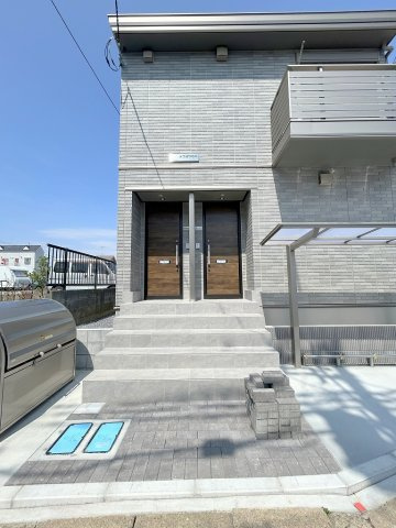 テラスワカバのエントランス