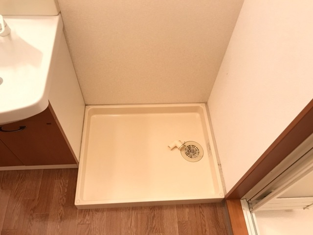 ベイサイドパレス横浜の洗面所|室内洗濯機置場