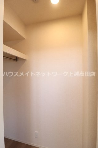 レフィナード Ｂの収納|ウォークインクローゼット