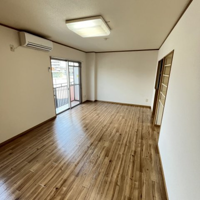 【居間・リビング】 | ヴィラマリージュ