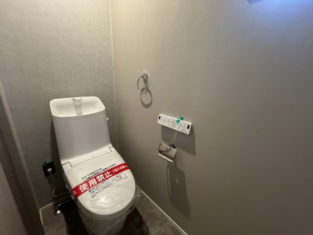 デザインも制震もアフターサポートも！イケメンな邸宅【泉区上飯田町】新築戸建のトイレ|清潔感のあるトイレです