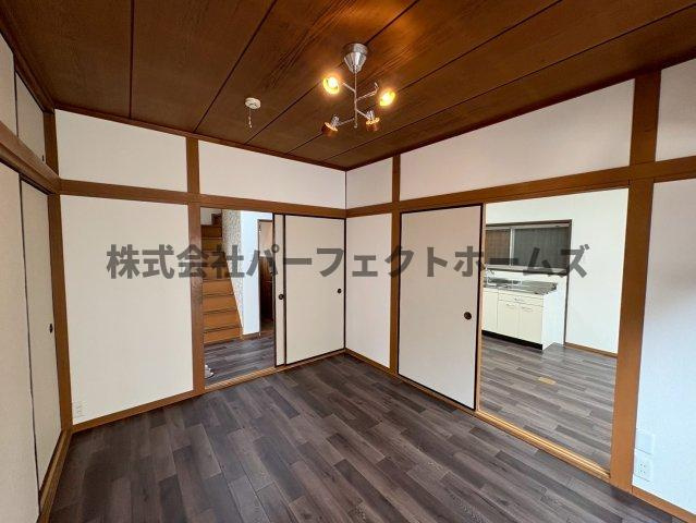 須山町戸建　賃貸の洋室|きれいな洋室です