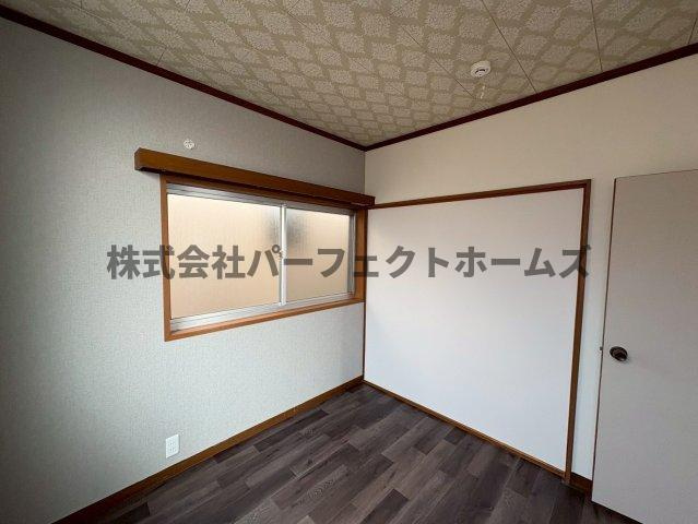 須山町戸建　賃貸の洋室|コンパクトで使いやすい洋室です
