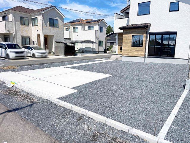 笠間市南友部1期　新築戸建て　2号棟の駐車場|カースペースは2台お停めいただけます♪