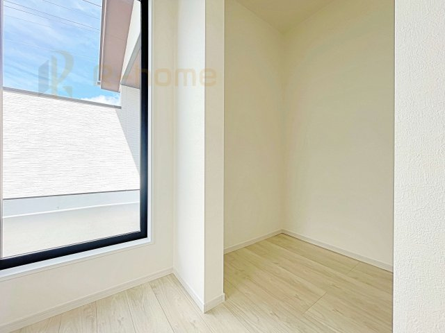 笠間市南友部1期　新築戸建て　2号棟の収納|人気のウォークインクローゼット！
アウター類はもちろん、季節ものや寝具も収納できます！