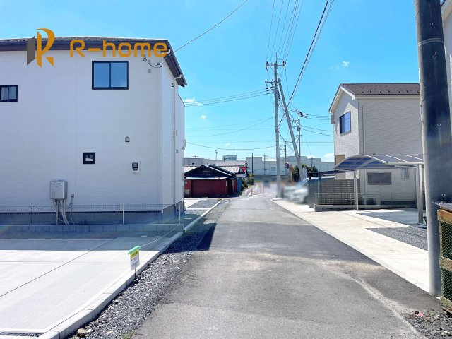 笠間市南友部1期　新築戸建て　3号棟の前面道路含む現地写真|堂々！建物完成♪実際のお部屋をご見学可能です♪
ご見学が一番の資料！お気軽にお問い合わせ下さい♪