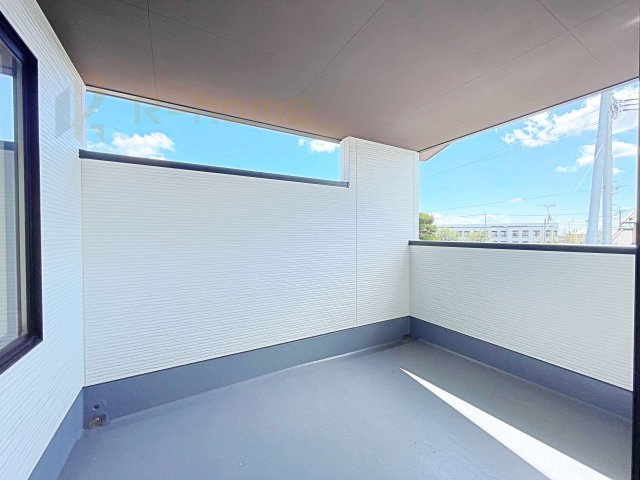 笠間市南友部1期　新築戸建て　3号棟のバルコニー|急な雨でも安心のインナーバルコニー♪忙しいご夫婦も大満足♪