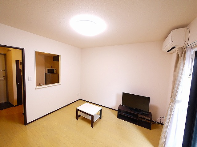 レオネクスト清都Ⅱの洋室|明るい洋室です