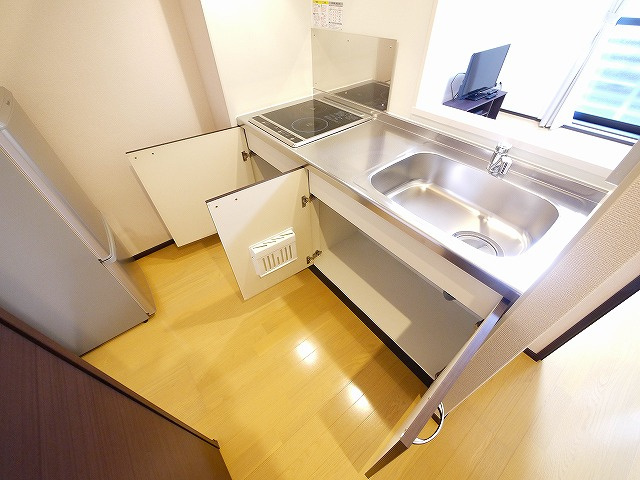 レオネクスト清都Ⅱのキッチン|お料理しやすいキッチンです