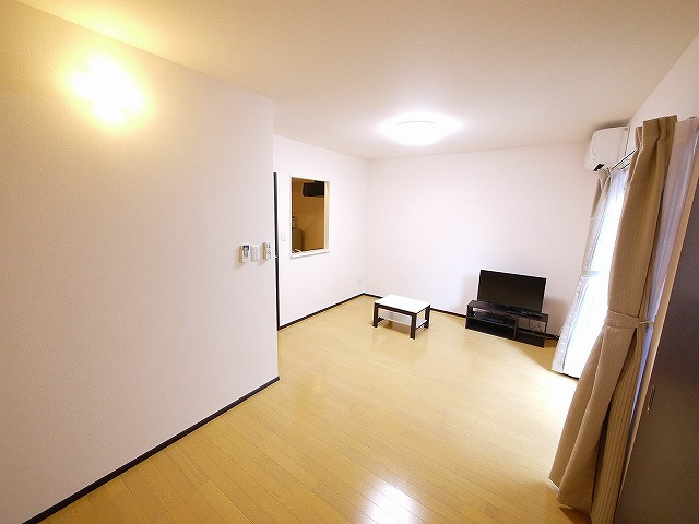 レオネクスト清都Ⅱの洋室|使い勝手のいい洋室です