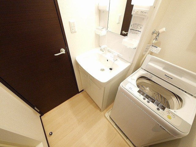 レオネクスト清都Ⅱの洗面所|スペースが確保できる洗面所です