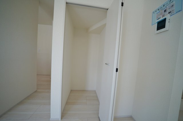 【横浜市旭区川井本町92-17新築戸建て】★仲介手数料無料★（川井小学校・都岡中学校）の収納