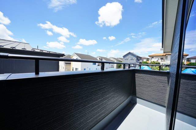 【横浜市旭区川井本町92-17新築戸建て】★仲介手数料無料★（川井小学校・都岡中学校）のバルコニー