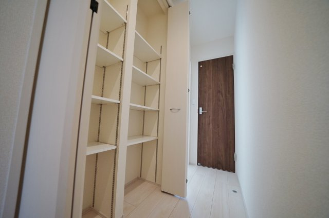 【横浜市旭区川井本町92-17新築戸建て】★仲介手数料無料★（川井小学校・都岡中学校）の収納