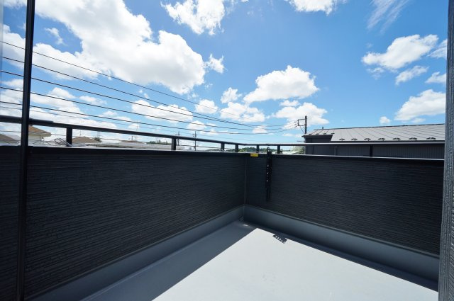 【横浜市旭区川井本町92-17新築戸建て】★仲介手数料無料★（川井小学校・都岡中学校）のバルコニー