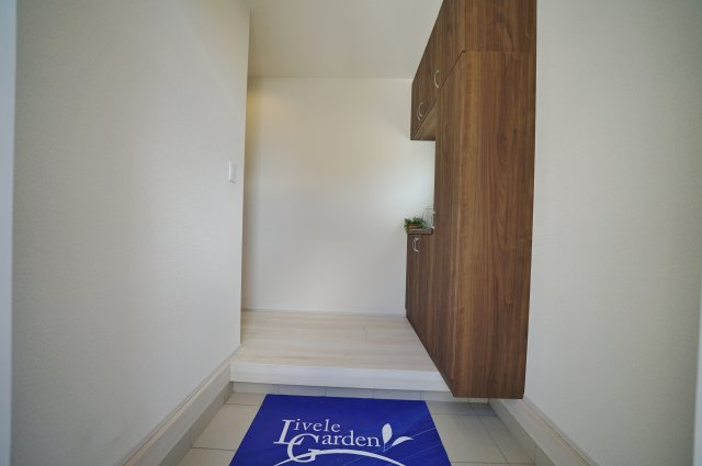 【横浜市旭区川井本町92-17新築戸建て】★仲介手数料無料★（川井小学校・都岡中学校）の玄関