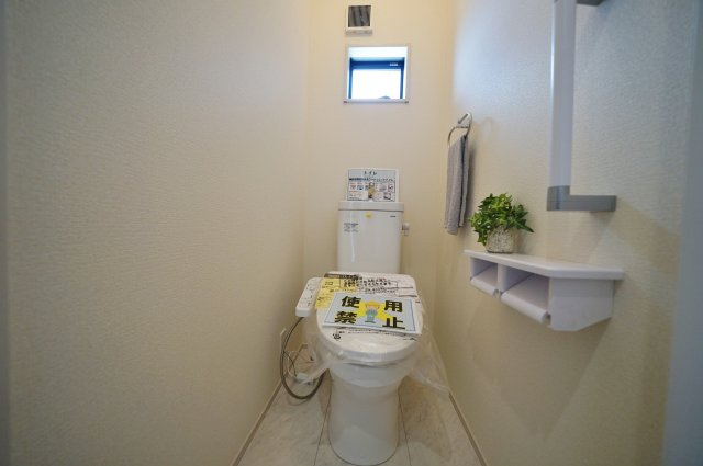 【横浜市旭区川井本町92-17新築戸建て】★仲介手数料無料★（川井小学校・都岡中学校）のトイレ