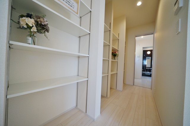 【横浜市旭区川井本町92-17新築戸建て】★仲介手数料無料★（川井小学校・都岡中学校）の収納