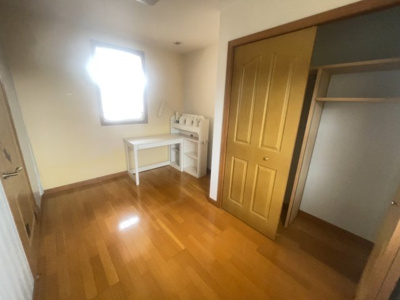 【洋室】 | 太田市東長岡町　中古戸建