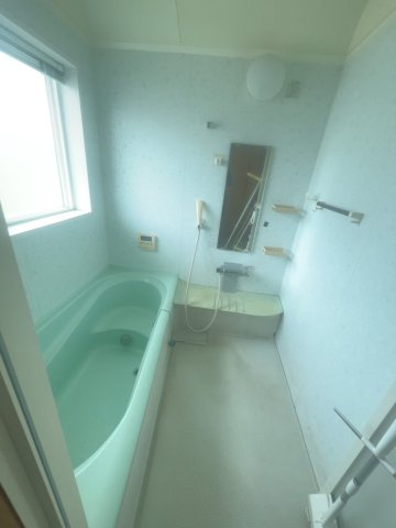 太田市東長岡町　中古戸建の浴室