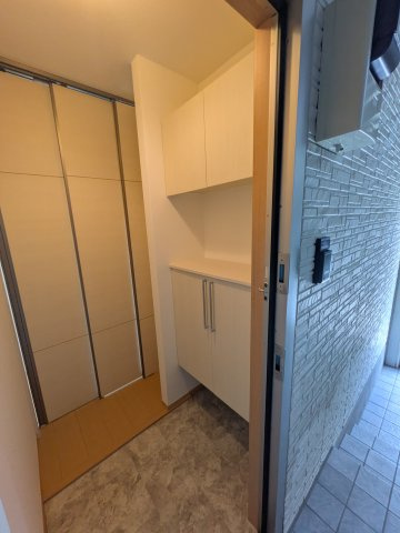 ベルジュ仲野町の玄関