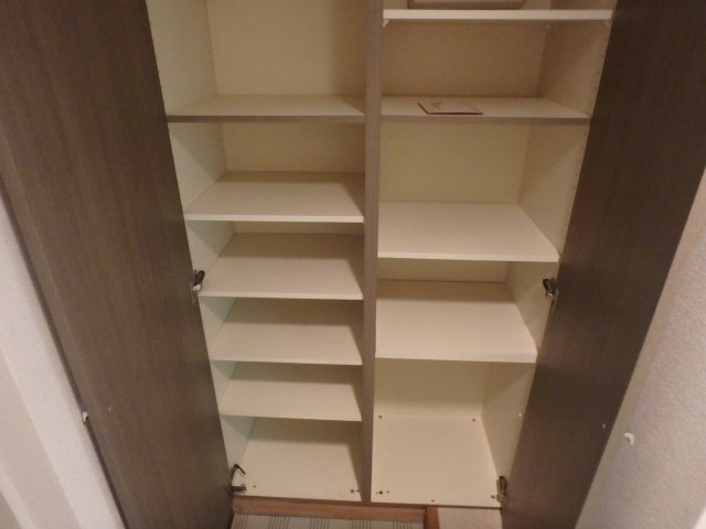 ジョイフル紫野の収納