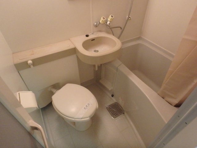 ジョイフル紫野の浴室