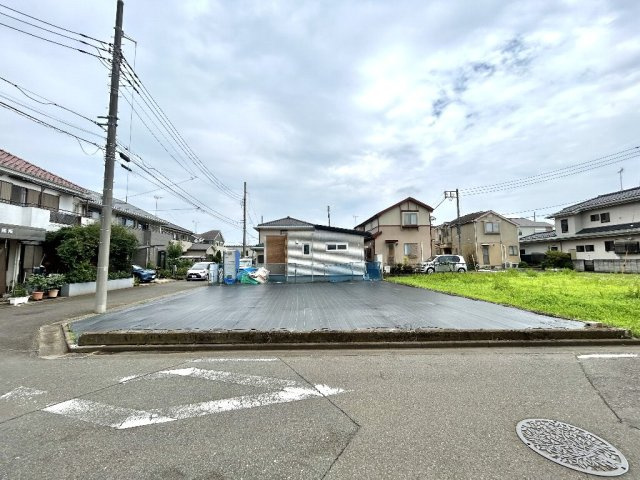 清瀬市上清戸１丁目　土地　西武池袋線　清瀬の外観|西側前面道路より外観を撮影しております。
敷地面積に加えて、角地の開放感がありとても広々とした印象です。