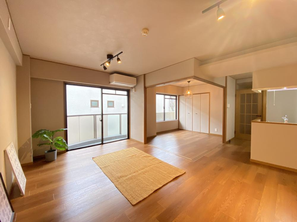 エルジャン芦屋の居間・リビング