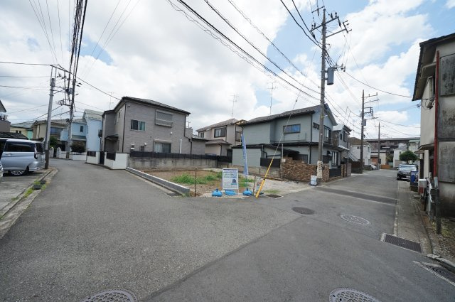 【横浜市瀬谷区瀬谷3丁目10-19新築戸建て】★仲介手数料無料★（瀬谷小学校・瀬谷中学校）の前面道路含む現地写真