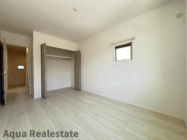 オール電化デザイナーズハウス高松市福岡町建売⑥の寝室|寝室です