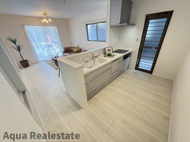 オール電化デザイナーズハウス高松市福岡町建売⑥のキッチン|コンパクトなキッチンで掃除もラクラク