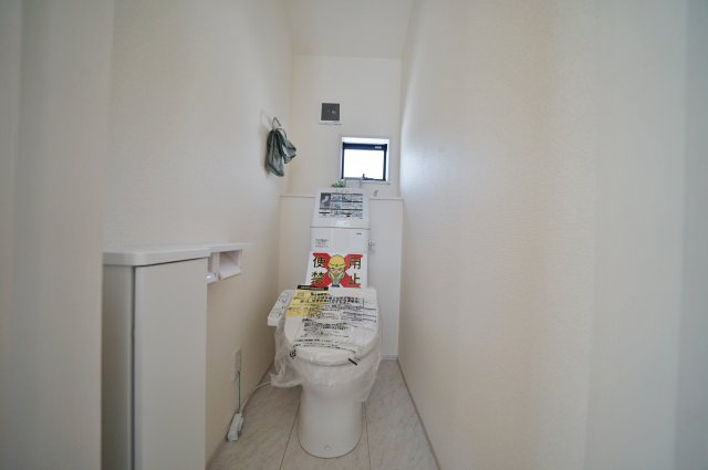 【横浜市旭区今宿2丁目54-17新築戸建て】★仲介手数料無料★（東希望が丘小学校・希望が丘中学校）のトイレ