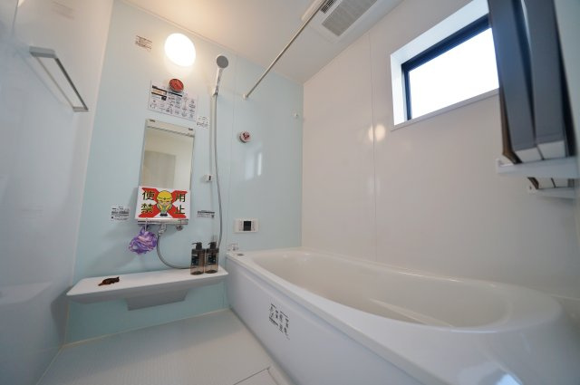 【横浜市旭区今宿2丁目54-17新築戸建て】★仲介手数料無料★（東希望が丘小学校・希望が丘中学校）の浴室