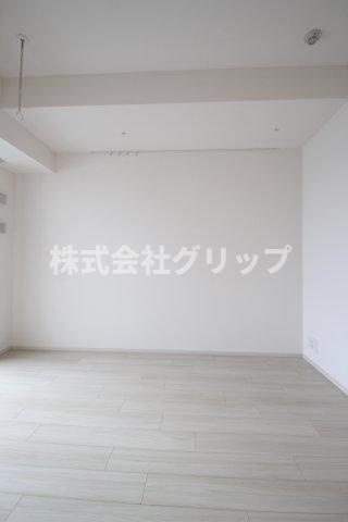 ドゥーエ横濱鶴見の洋室