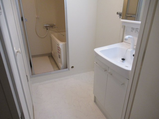 芦屋浜３ＬＤＫ（2街区）の洗面所|脱衣スペースもあります