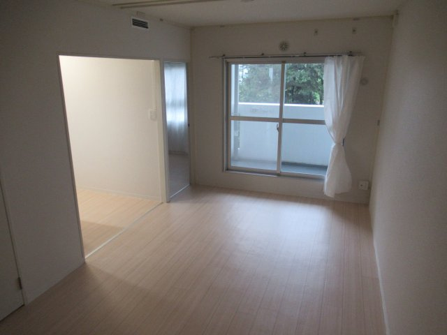 芦屋浜３ＬＤＫ（2街区）の居間・リビング|ゆったり過ごせる居間です