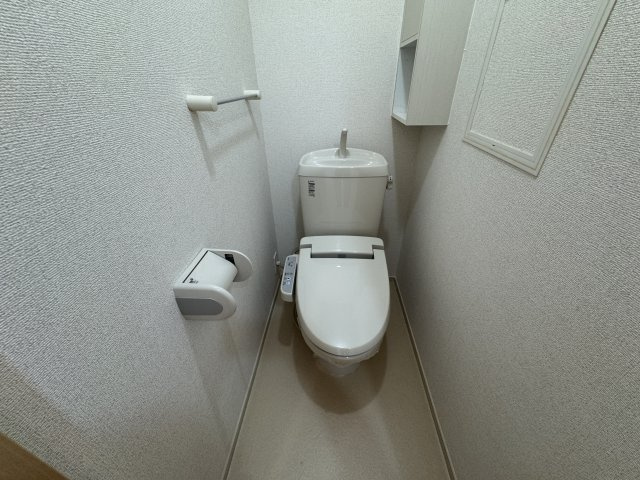 サンパティーク・パレスEのトイレ