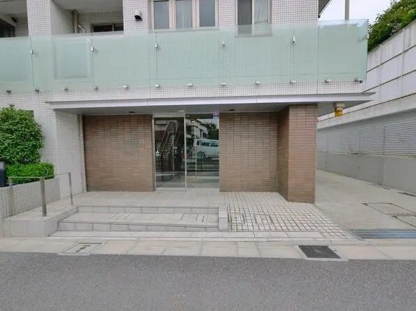  Ｂｒｉｌｌｉａ小日向一丁目のエントランス