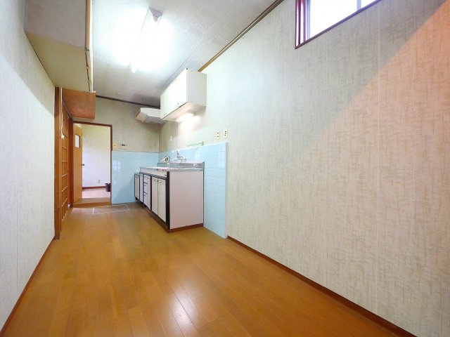 高畑町貸家（直井邸）の内装|内装は落ち着いています